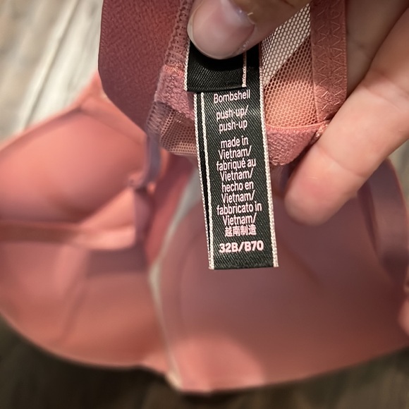 Victoria’s Secret Push-Up Bra - Picture 3 of 3
